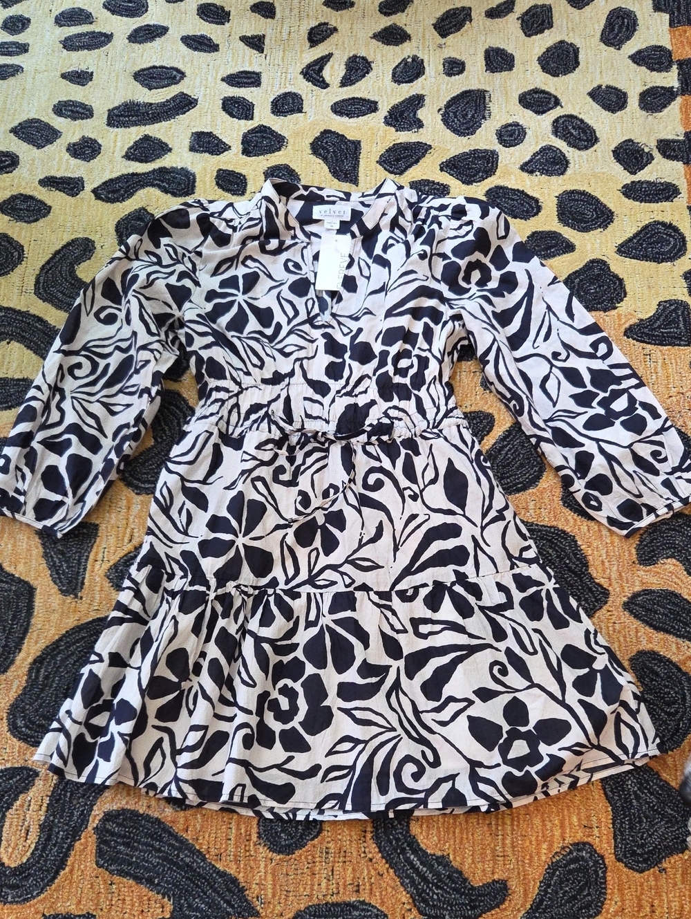Velvet by Graham & Spencer Navy and White Floral Tiered Dress Top